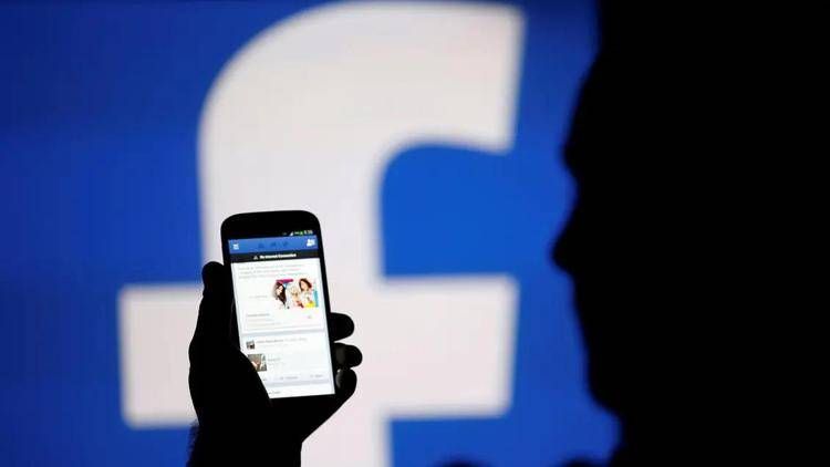 La Russia blocca parzialmente Facebook, l'accusa è censura ai media di Putin