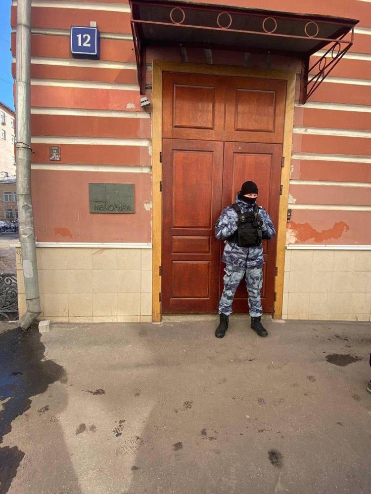 Ucraina, ancora in corso dopo 8 ore la perquisizione degli uffici di Memorial a Mosca
