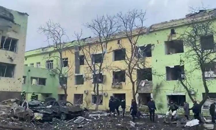 Guerra Ucraina-Russia, a Mariupol 1200 morti. Bombe su ospedale pediatrico