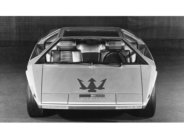Maserati celebra i 50 anni del concept Boomerang