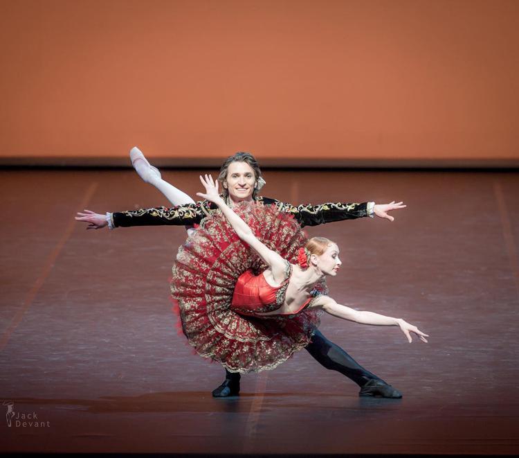 Iana Salenko e Dnu Tamazlacrau tra i protagonisti del gala 'Ballet for peace' in programma al San Carlo di Napoli il 4 aprile. 
