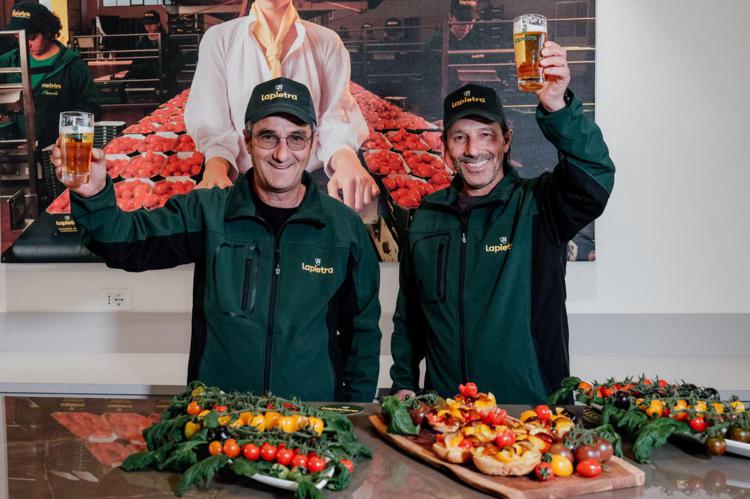 L’azienda pugliese “Lapietra” conquista il mercato con la coltivazione fuori suolo di pomodori di altissima qualità