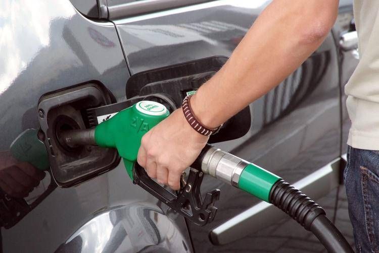 Los precios caros del combustible, la gasolina y el diésel siguen cayendo hoy