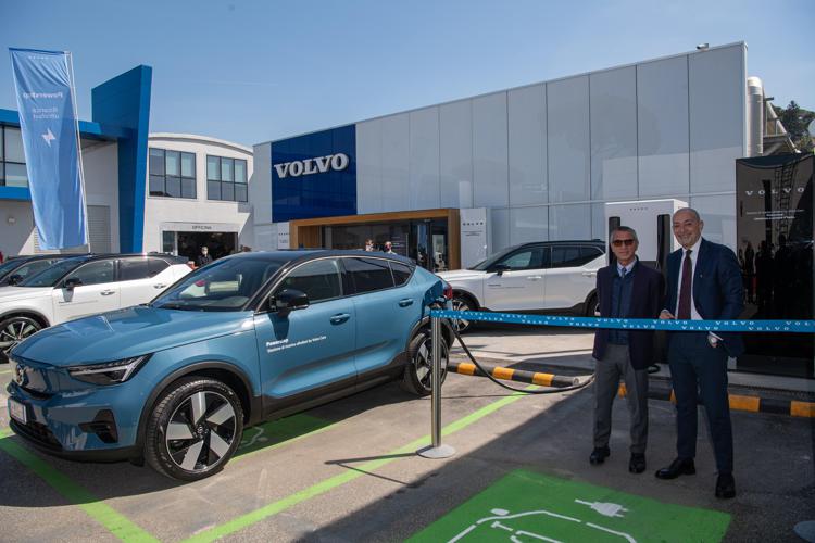 Volvo porta anche a Roma servizio Powerstop per ricarica ultrarapida