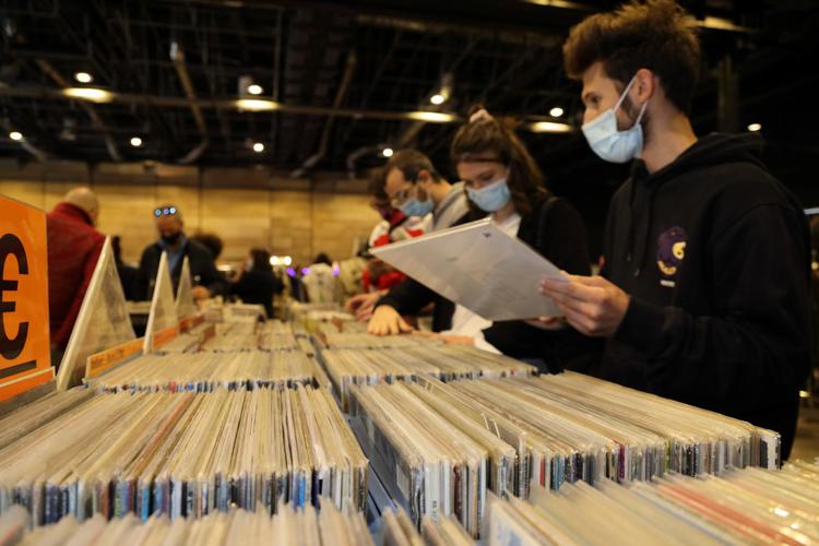 East Market festeggia 'Record Store Day', tra cd, vinili e cassette torna anche il walkman