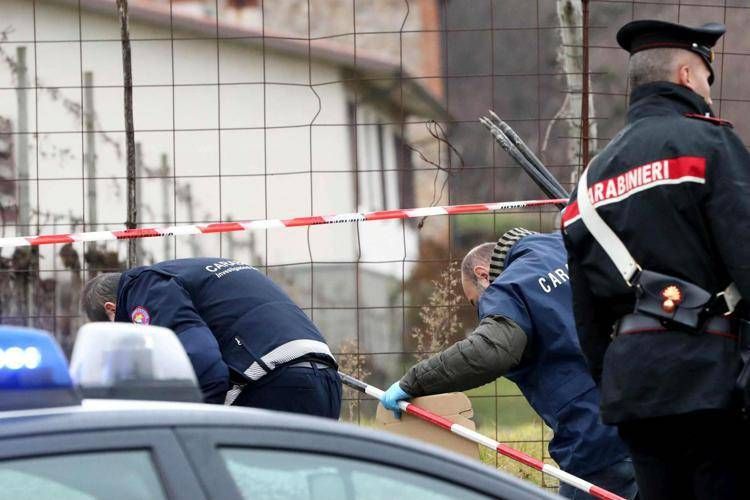 Accoltellata e uccisa a Tolentino in un parco, l'assassino sarebbe l'ex marito