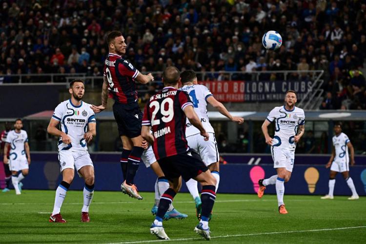 Bologna-Inter 2-1, papera Radu e k.o. nerazzurro: Milan resta primo