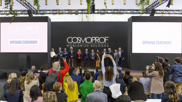 Dopo oltre due anni taglio del nastro per Cosmoprof Worldwide Bologna