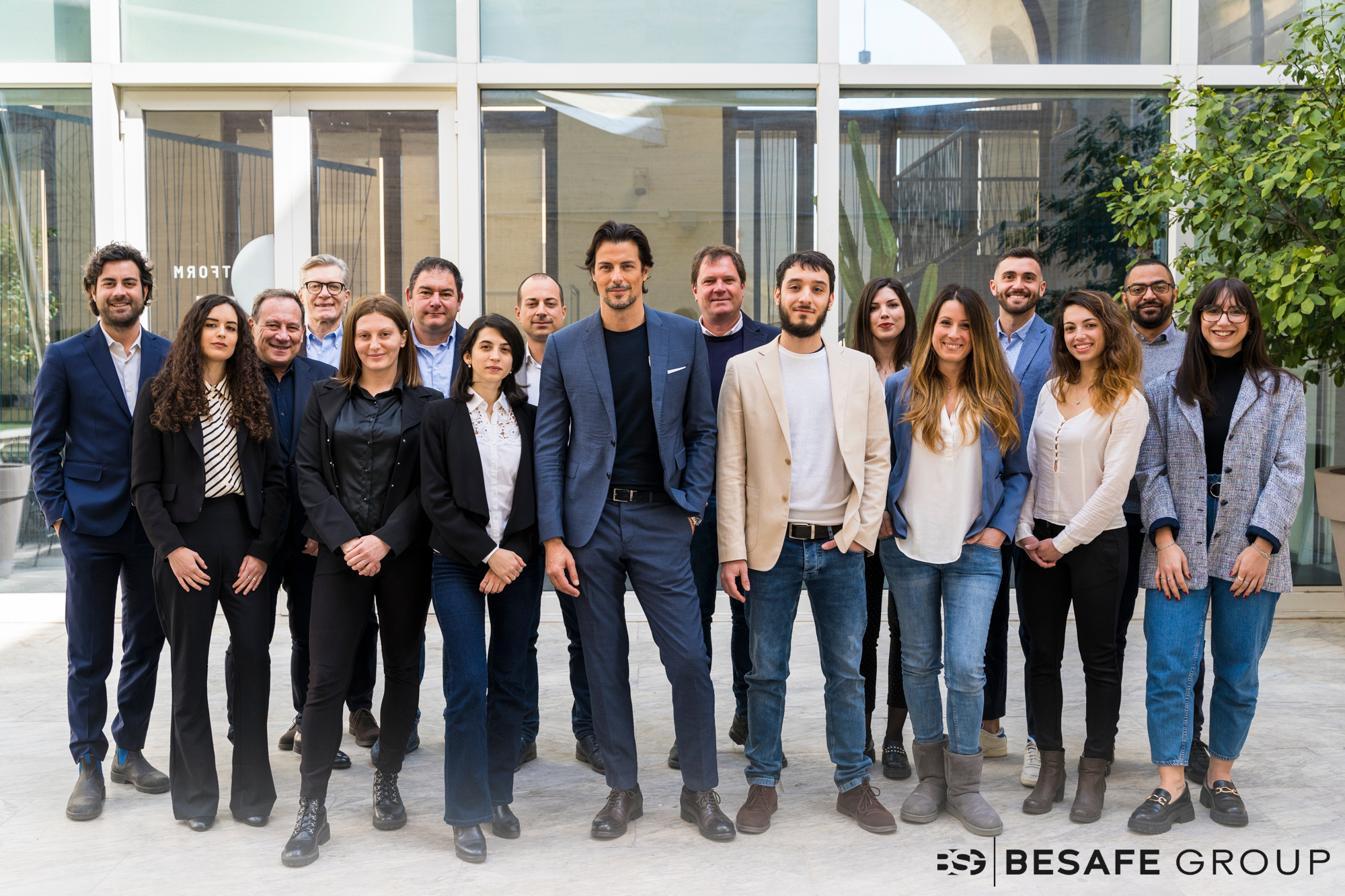 Il team di BeSafe Group, con al centro il CEO Alessandro Bartolucci