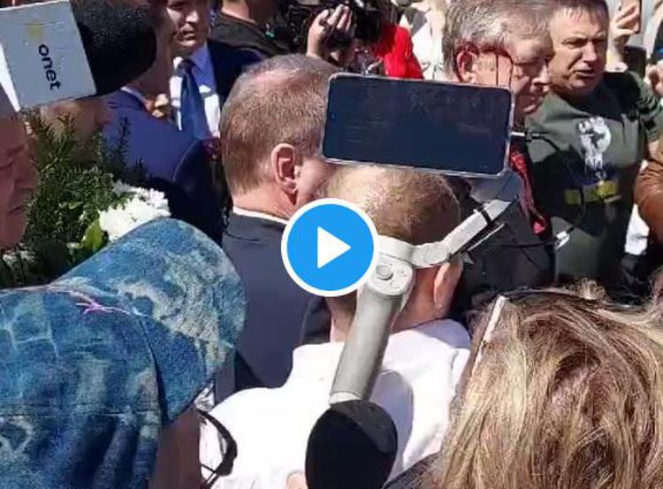 9 maggio, vernice contro ambasciatore Russia in Polonia - Video