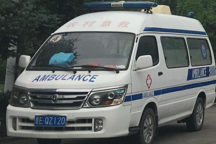 Ambulanza cinese  - (Xinhua)
