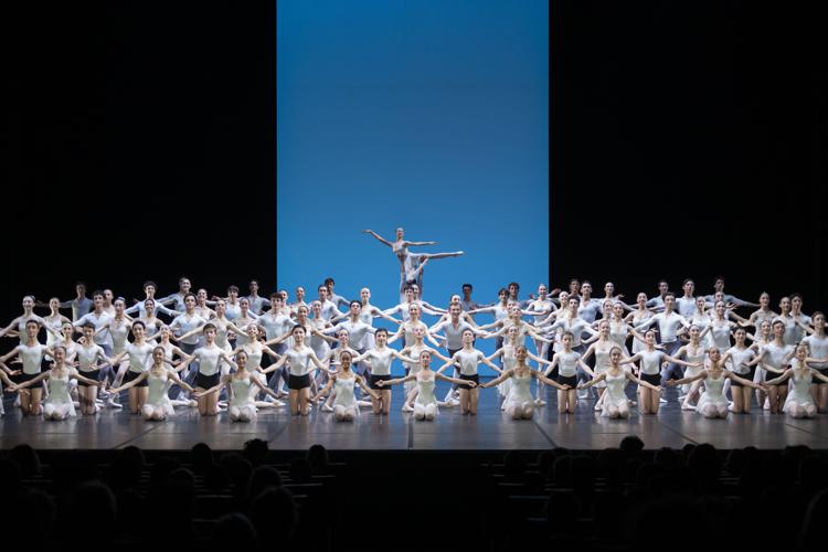 I giovani allievi della scuola di ballo del Teatro alla Scala in scena a Milano il  15 e il 17 maggio. 