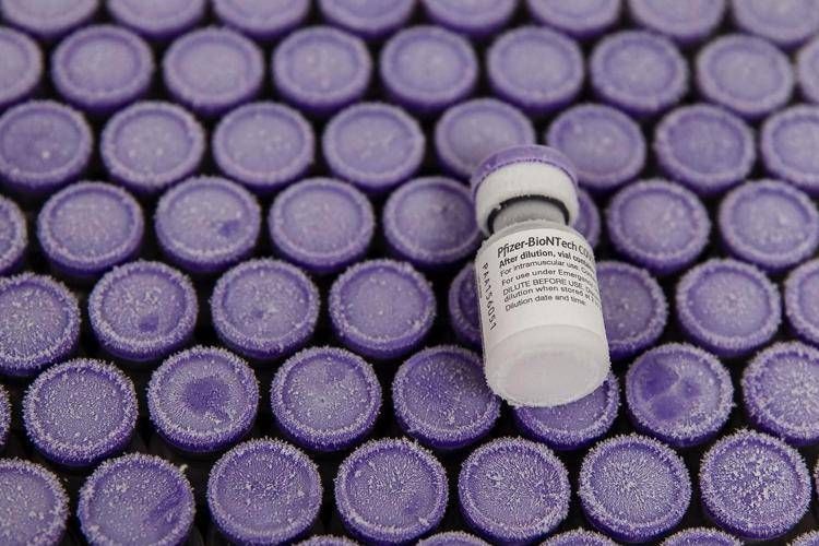 Covid - causa a Pfizer per dichiarazioni fuorvianti sul vaccino: la decisione del Kansas