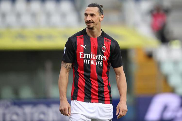 Milan, Ibrahimovic operato al ginocchio: stop 7-8 mesi
