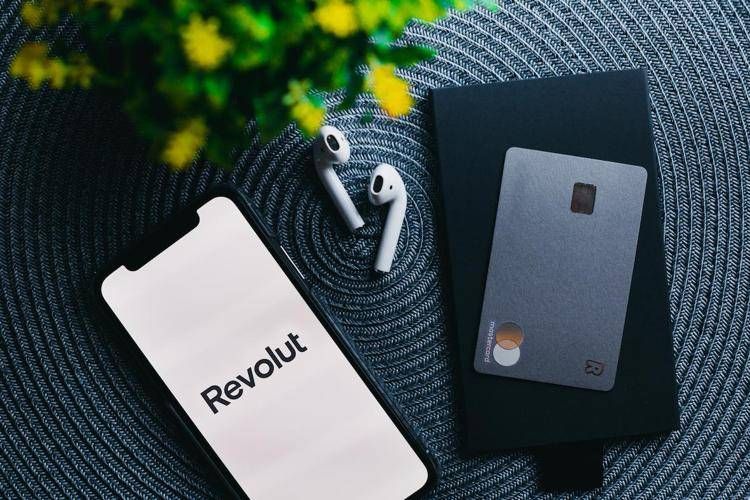 Revolut, boom di utenti over 55 in Italia: +550% in un anno