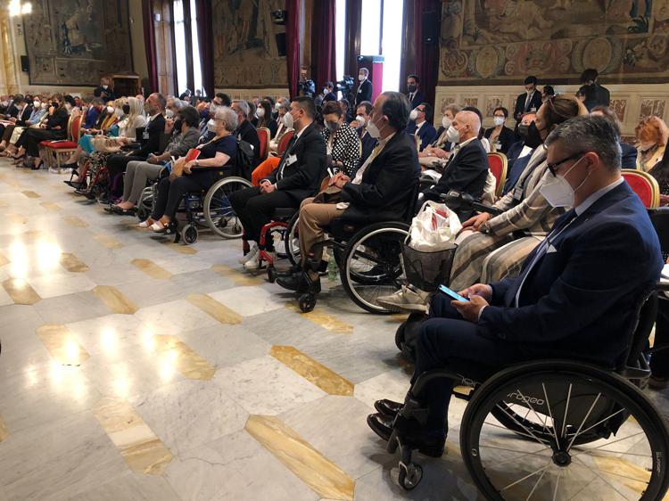Aism lancia l'Agenda della sclerosi multipla 2025 e una Carta dei diritti