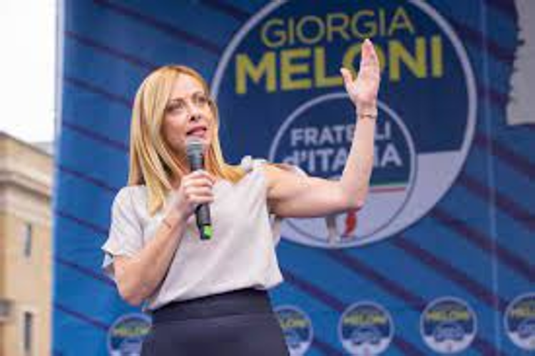 Meloni contro Renzi: “Fa referendum ma ha votato reddito cittadinanza”