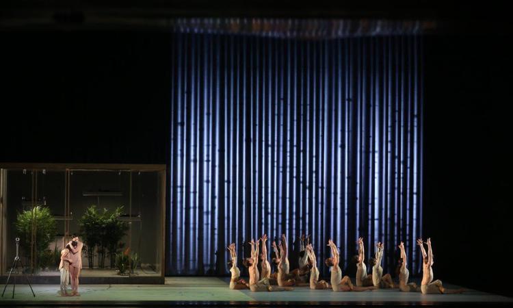 Una scena della 'Sagra della Primavera' d Stravinskij nella rilettura coreografica di McGregor per Alessandra Ferri  - (Marty Sohl) 