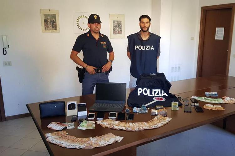 Droga, Polizia di Siena scopre banda italo-albanese, 5 arresti