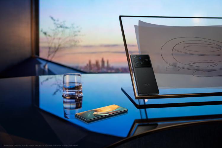 Vivo lancia il nuovo smartphone flagship X80 Pro, con ottiche Zeiss
