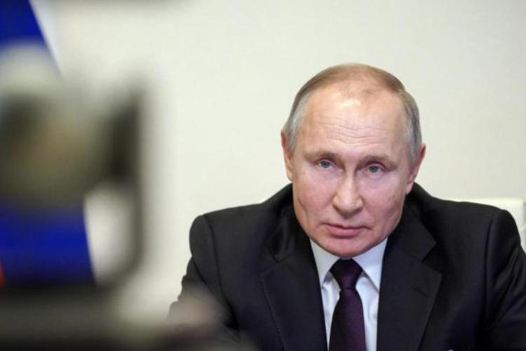 Russia, Putin parla oggi ma discorso slitta per attacco hacker