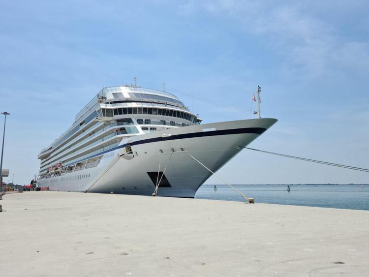 Porto Chioggia accoglie nave da crociera Viking sky