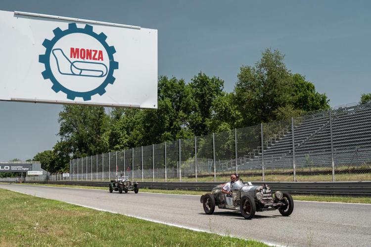 Automobilismo, la 1000 Miglia 2022 arriva a Monza
