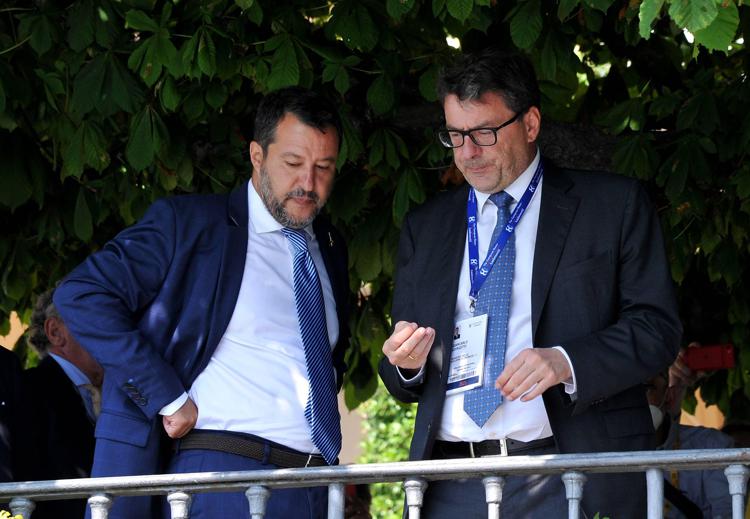 Giorgetti pronto a strappo per 'polo governista', pesano linea Salvini e tensioni nord