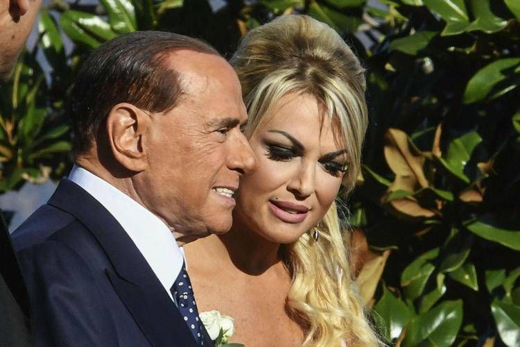 Francesca Pascale con Silvio Berlusconi - (Ipa)