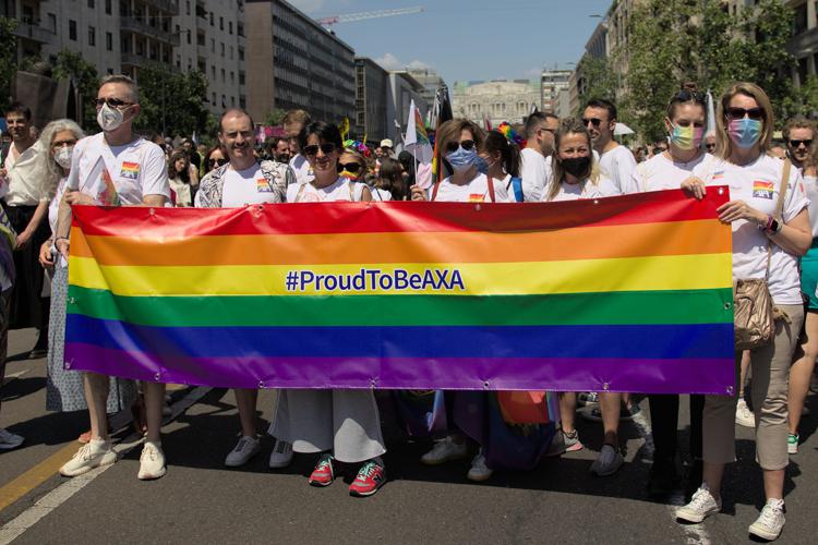 AXA Italia alla parata di Milano Pride 2022