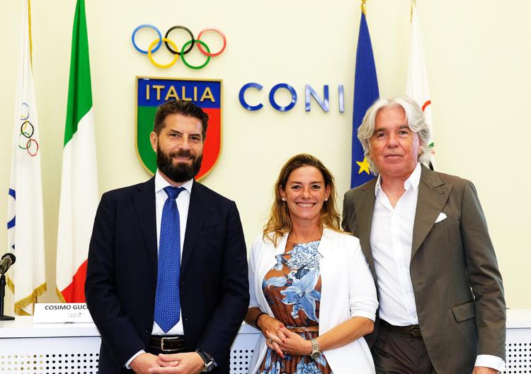 Da sinistra, Ennio Troiano e Valeria Speroni Cardi, Membri del Board della Fondazione Fair Play Menarini con il presentatore Ivan Zazzaroni (Foto Ufficio Stampa Menarini) 