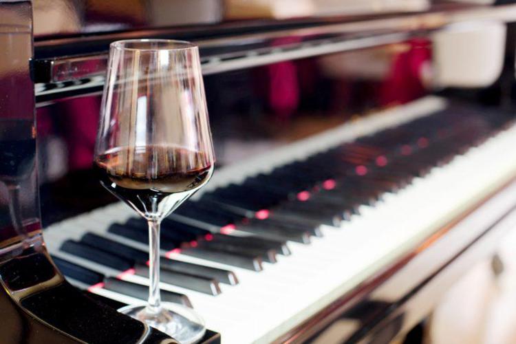 La musica può alterare la percezione del sapore del vino?