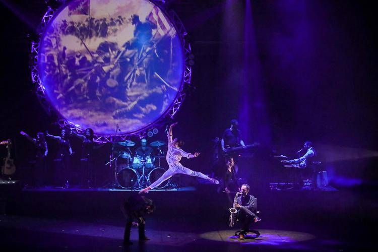 Un momento dello spettacolo Shine Pink Floyd Moon in scena a Pisa