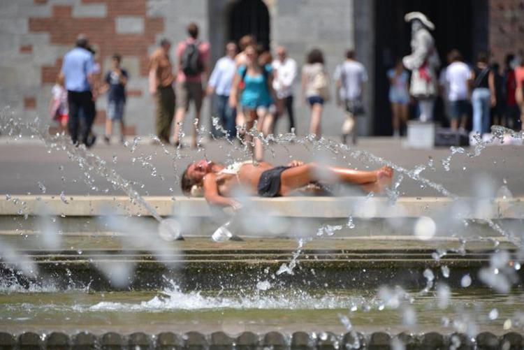 Caldo record in Italia, bollino rosso in 10 città oggi e domani
