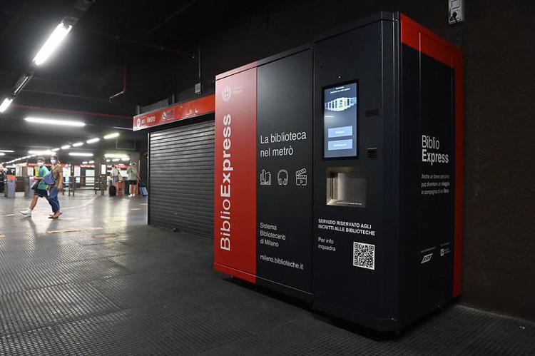 Milano, a Porta Venezia apre la prima biblioteca nel metrò