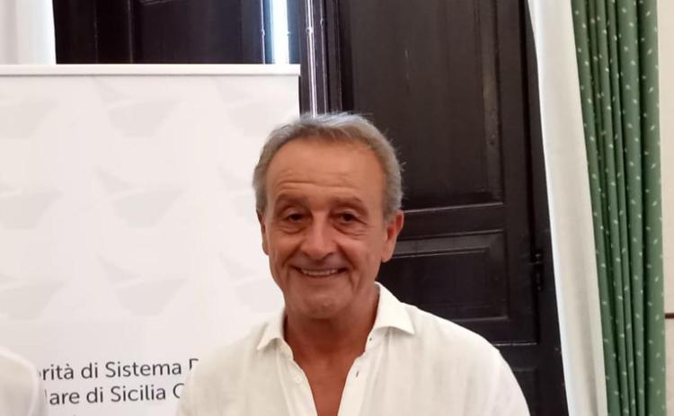 È Emanuele Barbara, classe ’91, giornalista, già portavoce dello stesso sindaco ricandidato