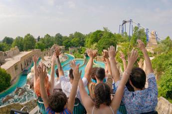 Gardaland, the heat does not stop the desire for fun