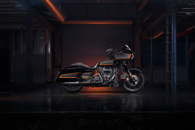 Harley-Davidson: presentata la apex factory custom paint.