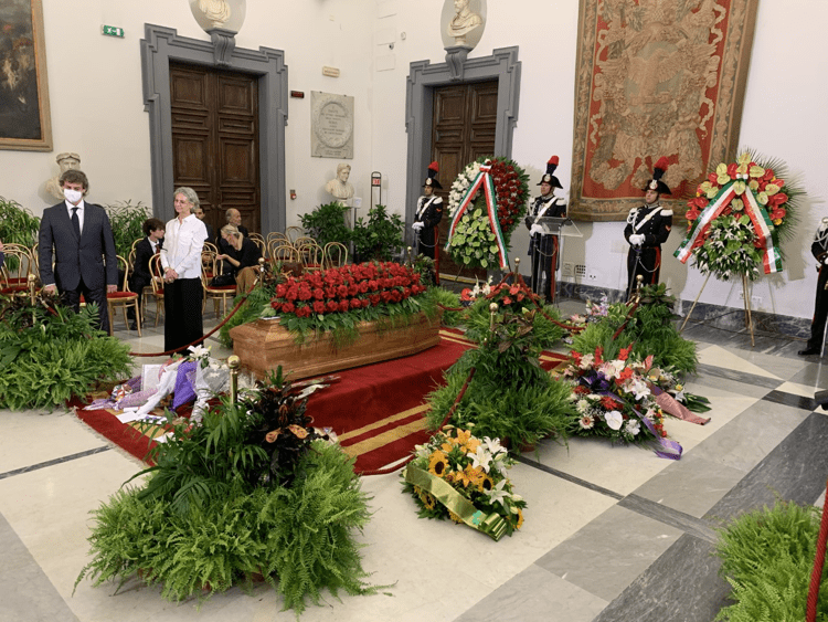 La camera ardente di Piero Angela nel Salone della Protomoteca in Campidoglio - (foto AdnKronos)