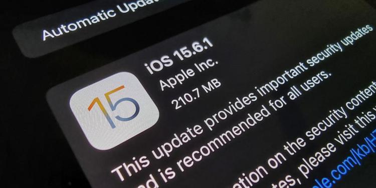Sicurezza su iPhone: Apple rilascia iOS 15.6.1 per risolvere due trappole hacker