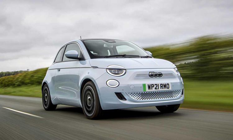 Nuova 500 è stata nominata “best small electric car” ai What Car? Electric Car Awards 2022