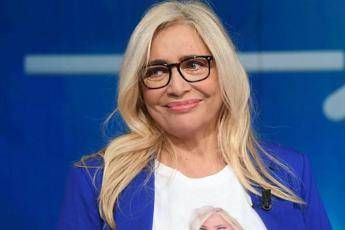 Sunday Today, Mara Venier and guests on Rai 1
