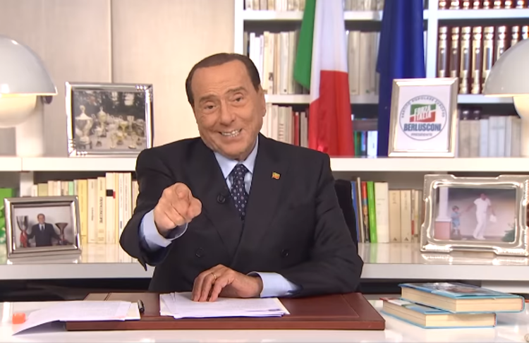 Elezioni 2022, Berlusconi dà del tu agli elettori: 