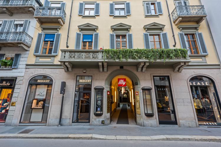 Illycaffè inaugura il flagship store in via Monte Napoleone a Milano