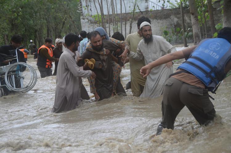 Le alluvioni in Pakistan hanno causato 1.500 morti