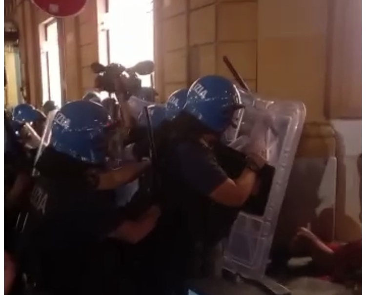Palermo, al comizio di Meloni tensioni tra Polizia e manifestanti