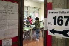https://www.adnkronos.com/resources/0279-163630b56834-f39900f59e5f-1000/format/medium/seggio_voto_fg.jpeg