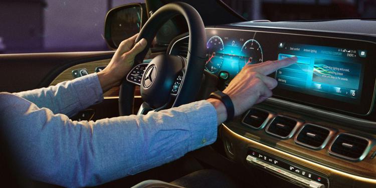 Mercedes-Benz, accordo con Qualcomm per la plancia digitale delle prossime auto