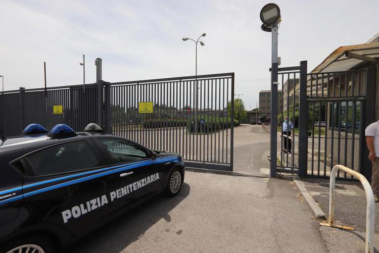 Violenze carcere S.M.Capua Vetere: proroga indagini per altri 41 agenti