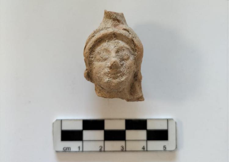 Nella Valle dei Templi scoperta testina di terracotta della dea Atena